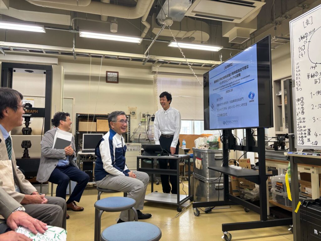 スズキ株式会社 鈴木社長が本研究室を訪問されました