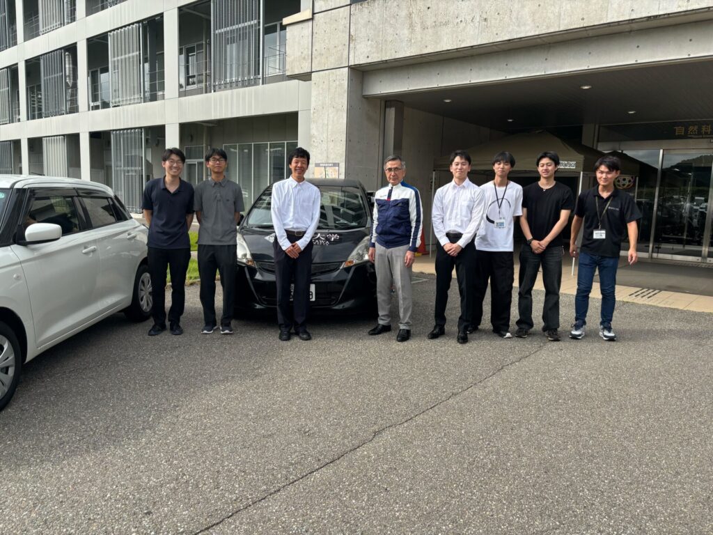 鈴木社長とタイヤ班の学生